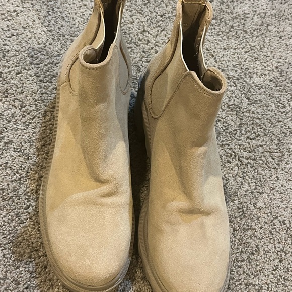 Steve Madden Beige Ankle Booties - Picture 3 of 10